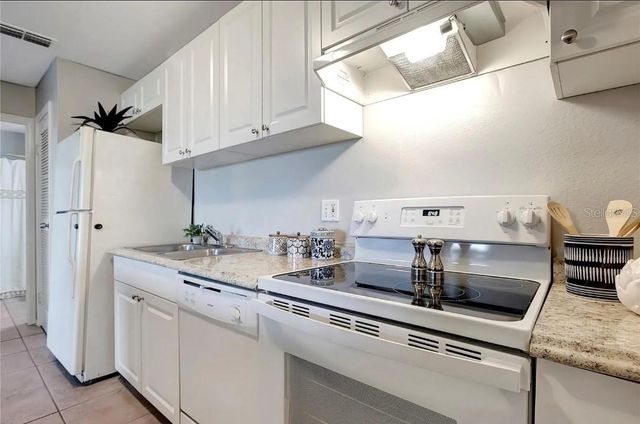 1400 GANDY BOULEVARD N 512, St Petersburg, FL 33702