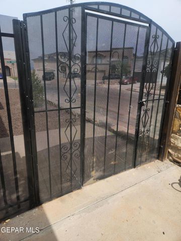 2292 LISA SHERR Street, El Paso, TX 79938
