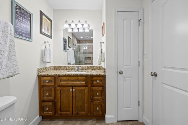 120 Wind Chase Blvd, Madisonville, TN 37354
