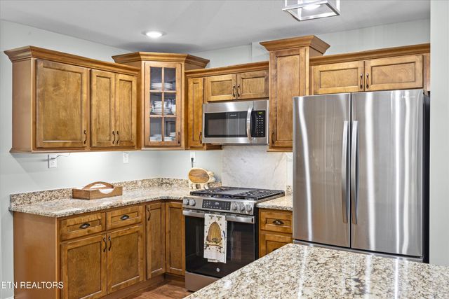 120 Wind Chase Blvd, Madisonville, TN 37354