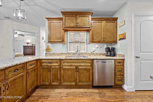 120 Wind Chase Blvd, Madisonville, TN 37354