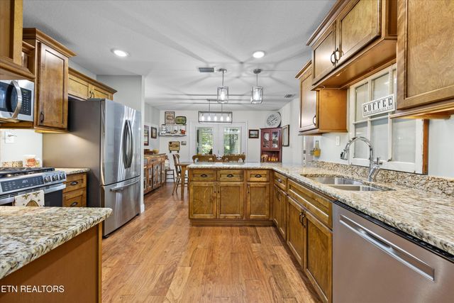 120 Wind Chase Blvd, Madisonville, TN 37354