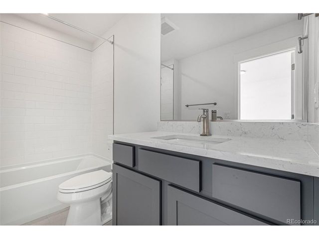 39 Ascent Trl, Englewood, CO 80112