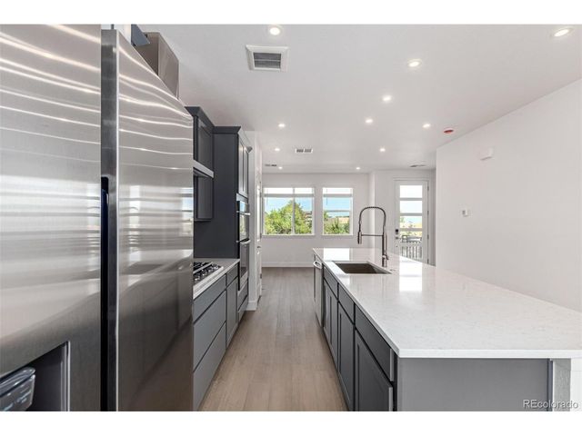 39 Ascent Trl, Englewood, CO 80112