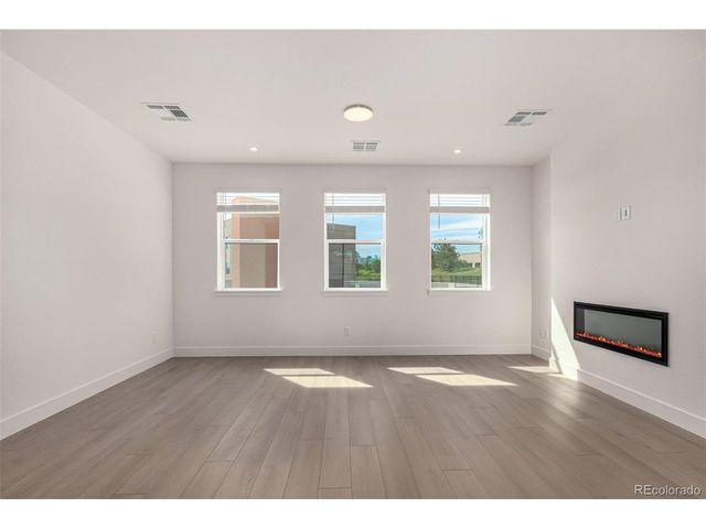 39 Ascent Trl, Englewood, CO 80112