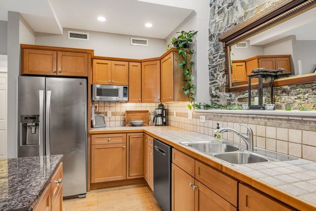 6 Bay Rd Unit 31, Newmarket, NH 03857