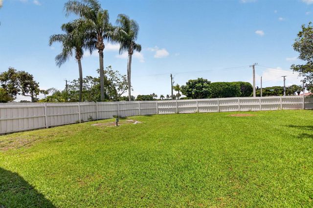 7550 Ironbridge Circle, Delray Beach, FL 33446