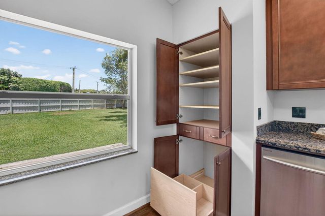 7550 Ironbridge Circle, Delray Beach, FL 33446