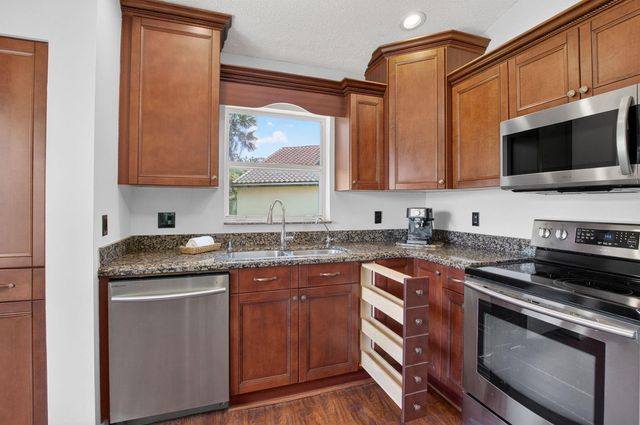 7550 Ironbridge Circle, Delray Beach, FL 33446