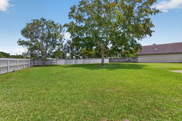 7550 Ironbridge Circle, Delray Beach, FL 33446