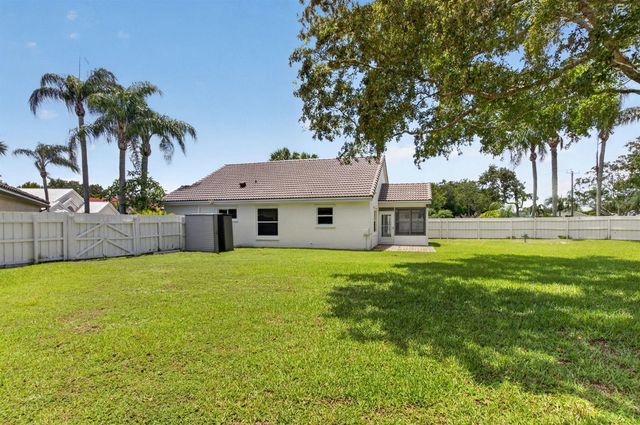 7550 Ironbridge Circle, Delray Beach, FL 33446