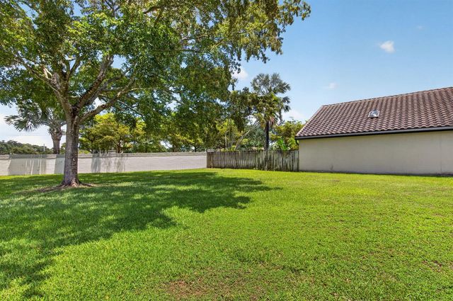 7550 Ironbridge Circle, Delray Beach, FL 33446