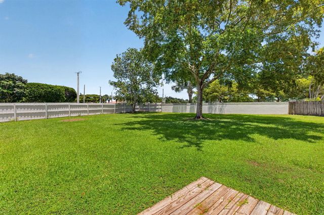 7550 Ironbridge Circle, Delray Beach, FL 33446