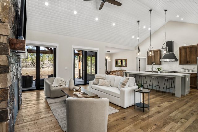 16611 Wilt Road, Sisters, OR 97759