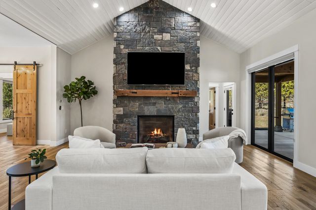 16611 Wilt Road, Sisters, OR 97759