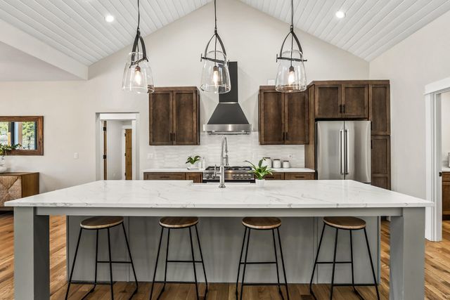 16611 Wilt Road, Sisters, OR 97759