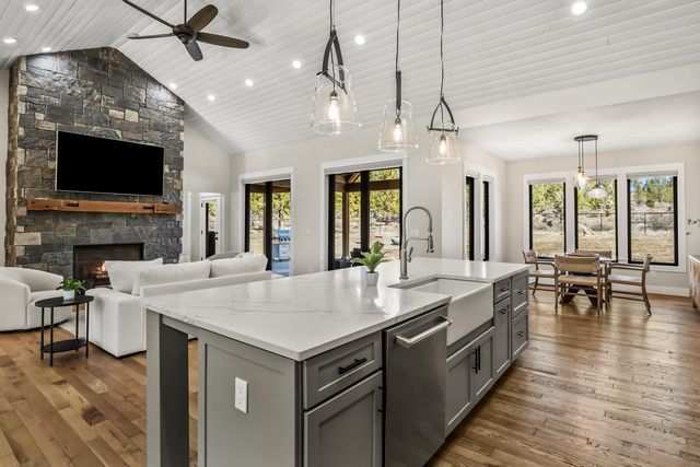 16611 Wilt Road, Sisters, OR 97759