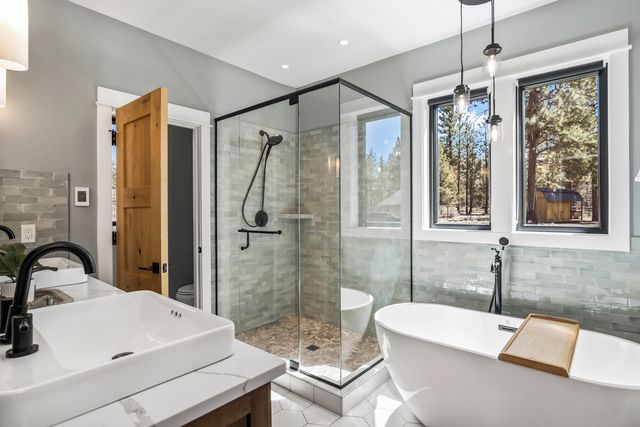 16611 Wilt Road, Sisters, OR 97759