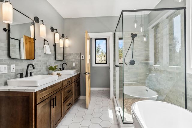 16611 Wilt Road, Sisters, OR 97759