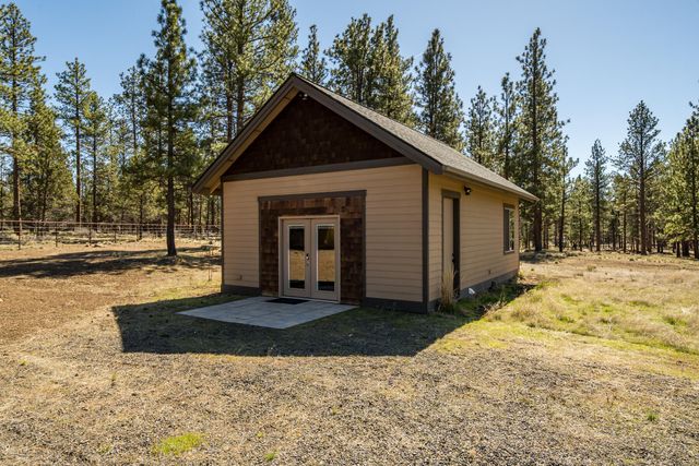 16611 Wilt Road, Sisters, OR 97759