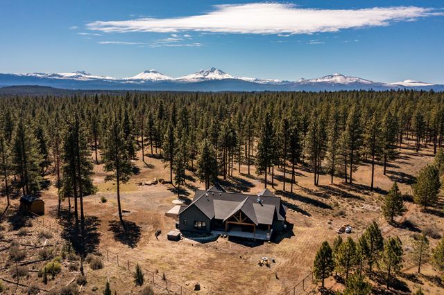 16611 Wilt Road, Sisters, OR 97759