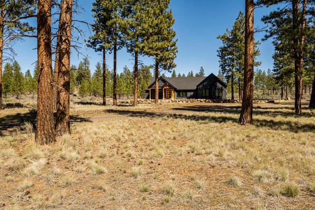 16611 Wilt Road, Sisters, OR 97759