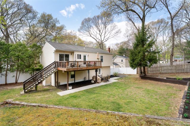 591 Meadow Road, Kings Park, NY 11754