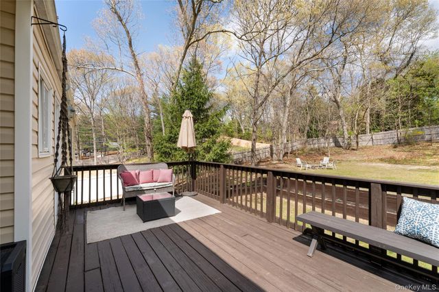 591 Meadow Road, Kings Park, NY 11754