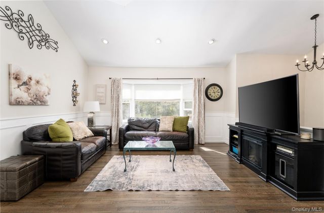 591 Meadow Road, Kings Park, NY 11754