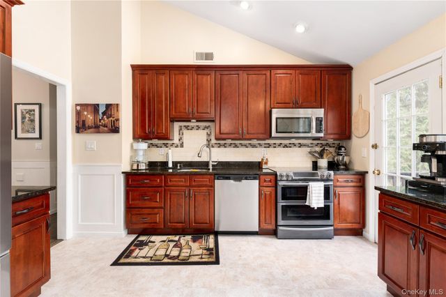 591 Meadow Road, Kings Park, NY 11754