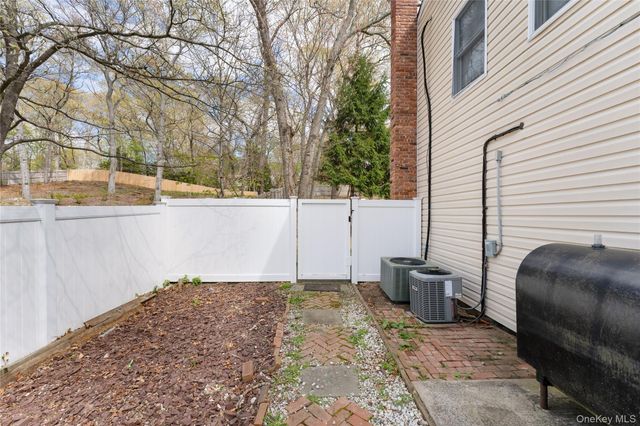 591 Meadow Road, Kings Park, NY 11754