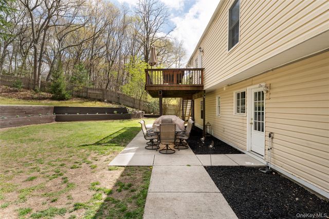 591 Meadow Road, Kings Park, NY 11754