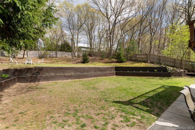 591 Meadow Road, Kings Park, NY 11754