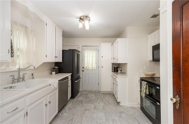 7215 Walnut Street, Kansas City, MO 64114