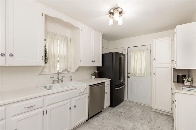 7215 Walnut Street, Kansas City, MO 64114