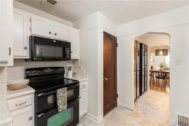 7215 Walnut Street, Kansas City, MO 64114