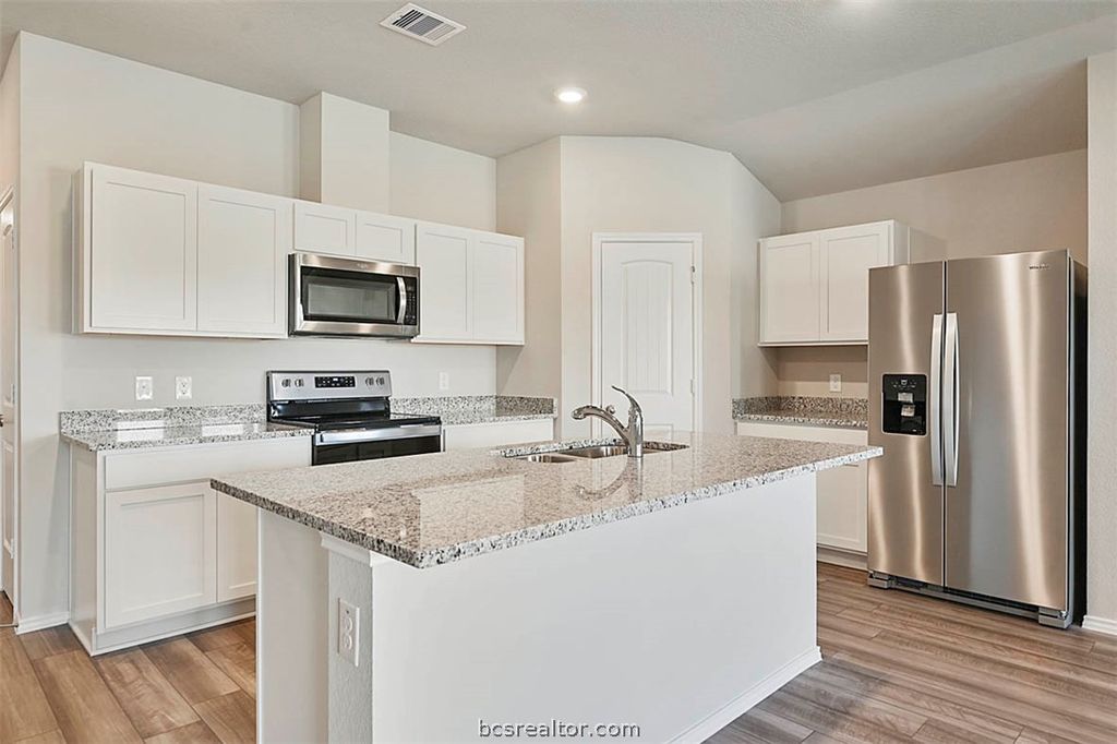 1616 Navarro Drive, Brenham, TX 77833 — photo 2