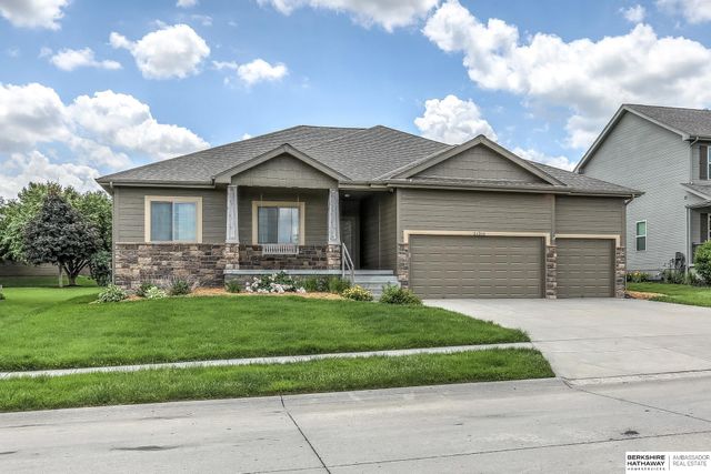 21315 Blackstone Circle, Gretna, NE 68028