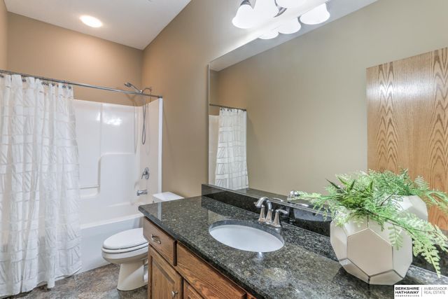 21315 Blackstone Circle, Gretna, NE 68028
