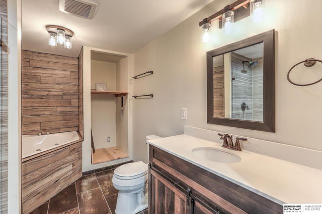 21315 Blackstone Circle, Gretna, NE 68028