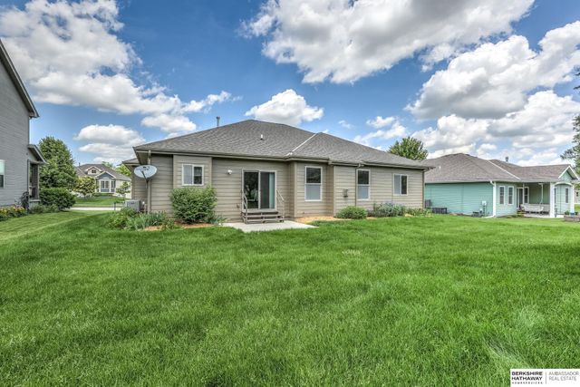 21315 Blackstone Circle, Gretna, NE 68028