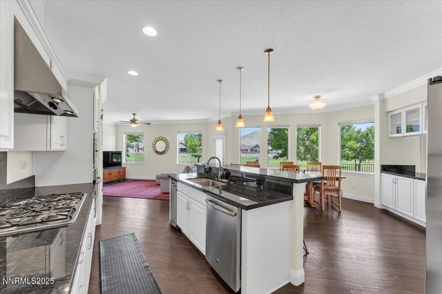 1636 Robb Drive, Carson City, NV 89703