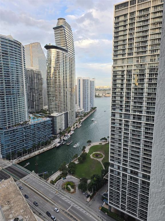 500 Brickell Ave 3105, Miami, FL 33131