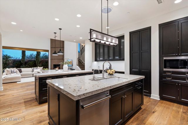 3965 E SIERRA VISTA Drive, Paradise Valley, AZ 85253