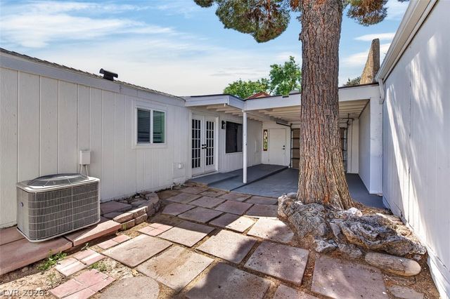 5519 Hobble Creek Drive, Las Vegas, NV 89120