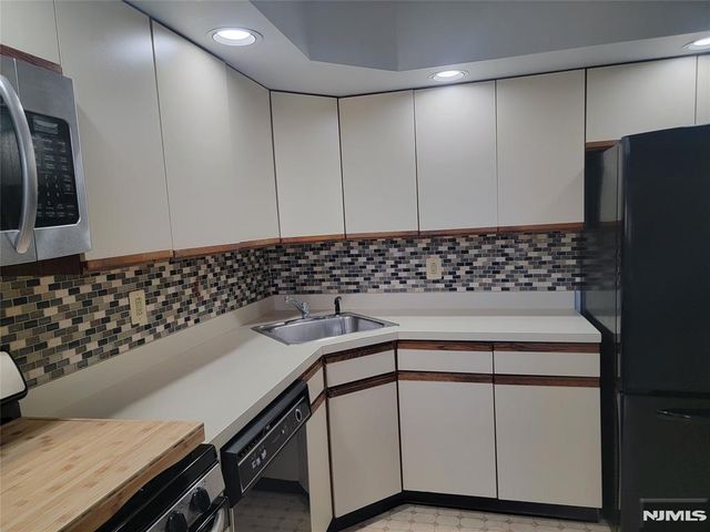 209 Cambridge Drive, Ramsey, NJ 07446