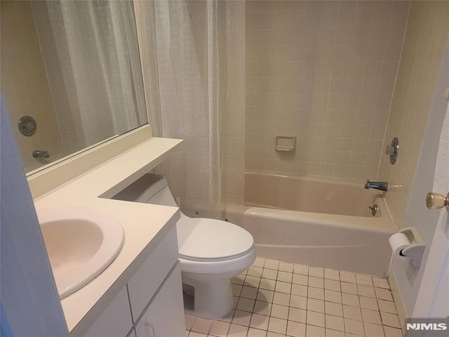 209 Cambridge Drive, Ramsey, NJ 07446