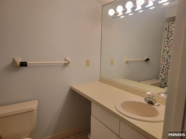 209 Cambridge Drive, Ramsey, NJ 07446