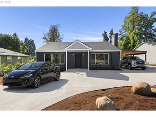 572 HOLMES Ln, Oregon City, OR 97045