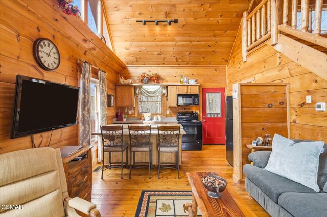 2430 N School Hse Gap Road, Sevierville, TN 37876